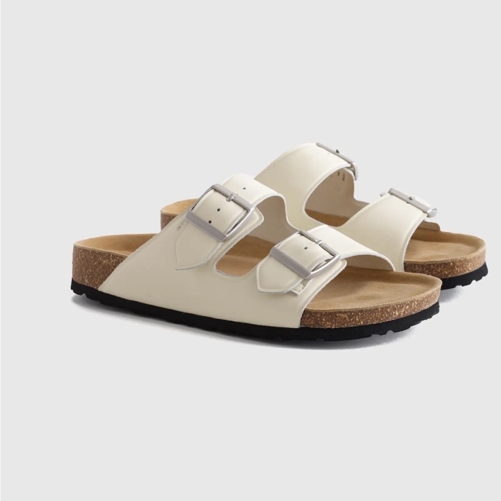 Like new Quince Nappa Leather Double Buckle Slide in bone